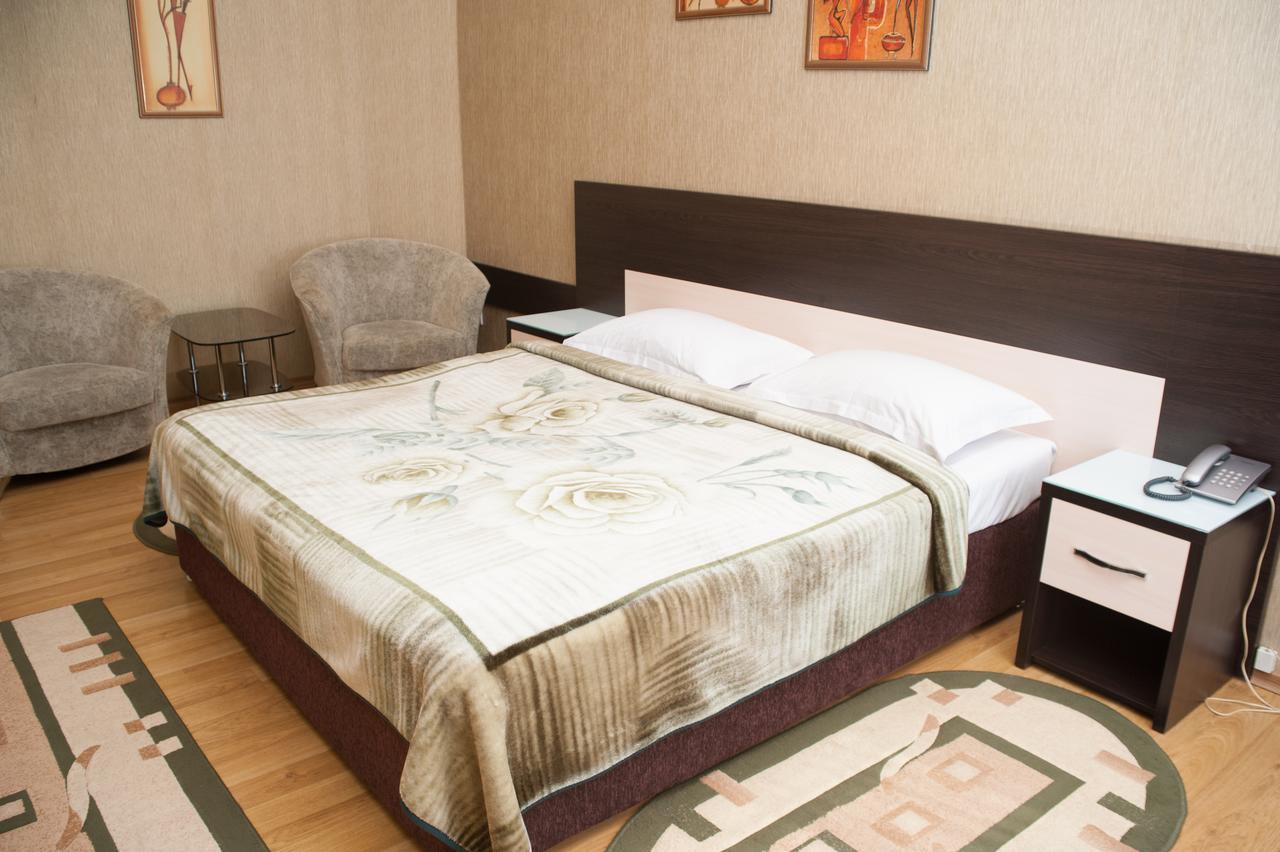 Hotel Bilyj Rojal à Zaporizhia Extérieur photo