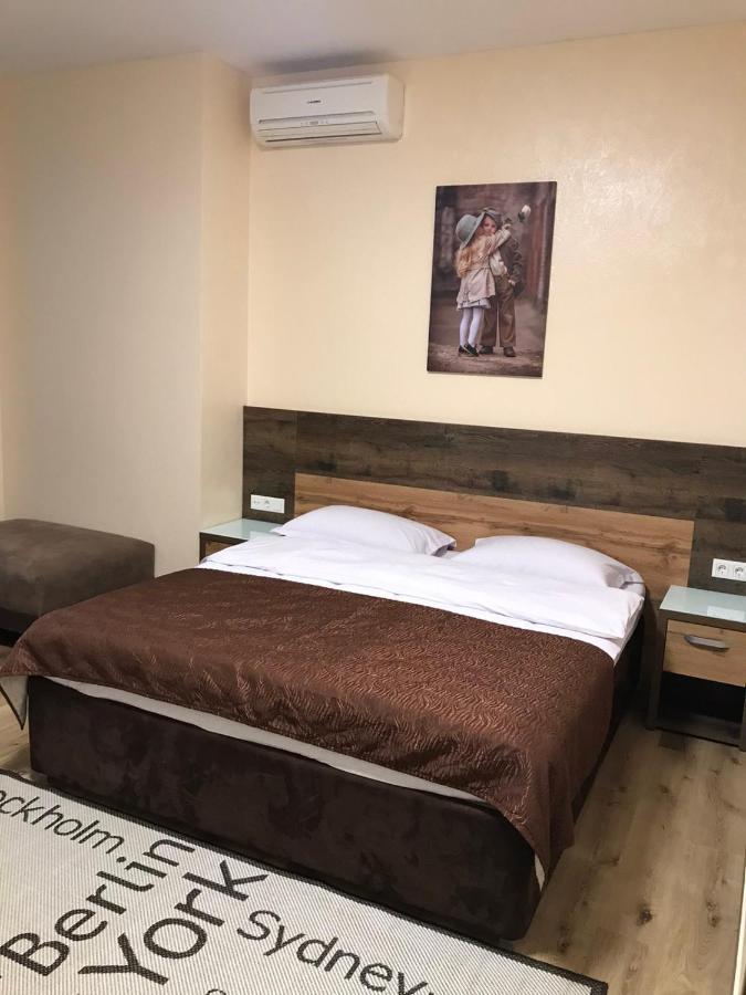 Hotel Bilyj Rojal à Zaporizhia Extérieur photo